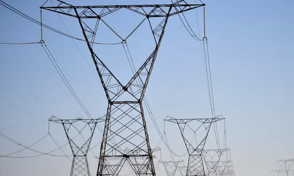 Aneel leiloa cinco lotes de linhas de transmissão de energia
