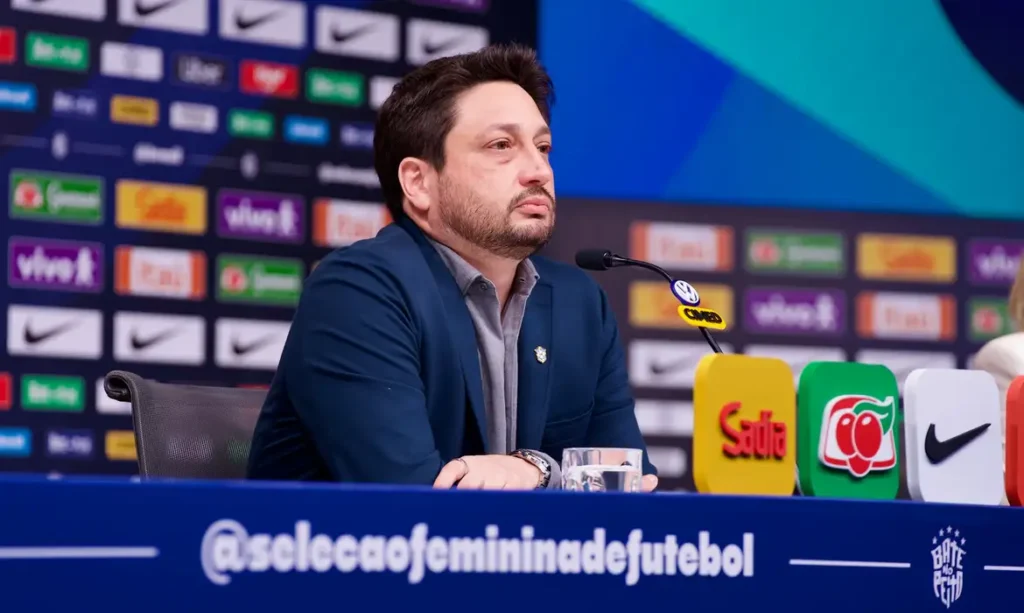 Arthur Elias convoca seleção feminina para a Fifa Series