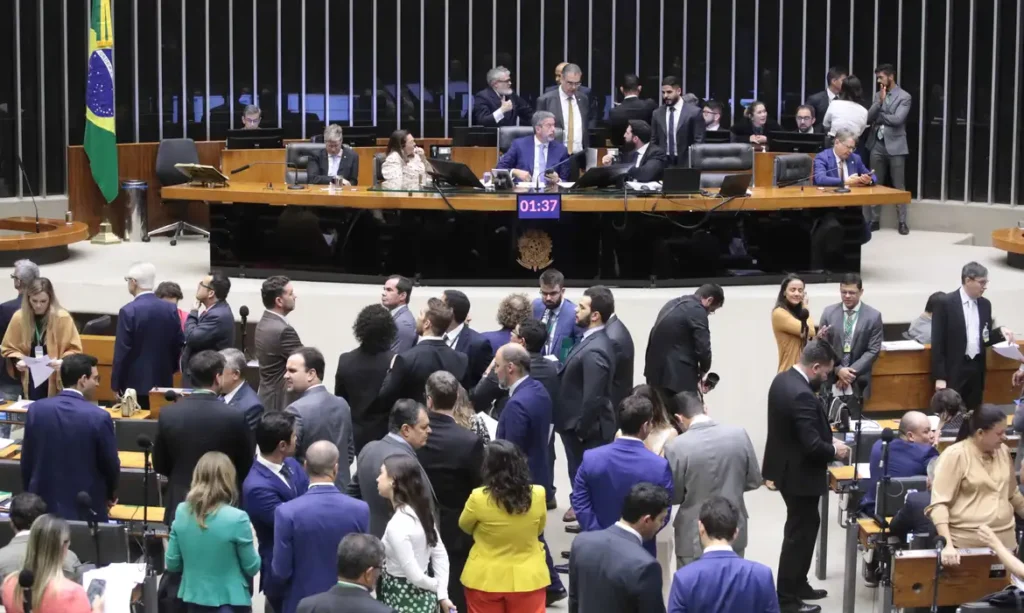Câmara aprova projeto de lei que cria lista suja do racismo no esporte