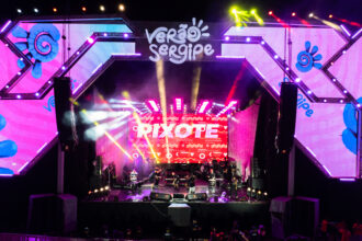 Pagode romântico e arrocha comandam última noite de shows do Verão Sergipe 2026