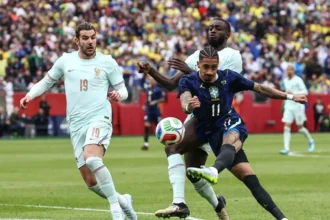 Raphinha e Wesley são cortados da seleção brasileira