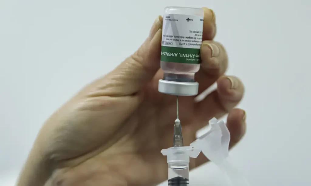 Vacinação contra a gripe começa no DF