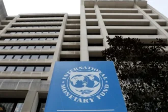 FMI corta previsão para economia global, mas eleva PIB do Brasil