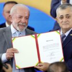 José Guimarães assume ministério e fala em “derrotar o fascismo”