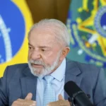 Lula afirma que mundo não dá direito a Trump ameaçar um país