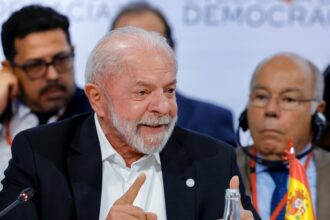 Lula defende fim da 6×1 e diz que ganhos não podem valer só para ricos