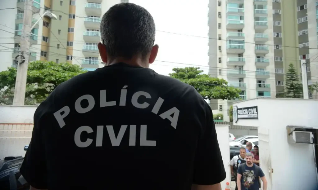 Médico e enfermeira são presos por venda irregular de emagrecedores