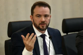 Nova versão do Desenrola será lançada após viagem de Lula, diz Durigan