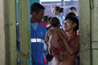 Óbitos por malária na terra Yanomami caíram 80% em 2025, diz governo