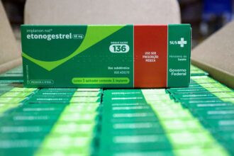 SUS qualifica profissionais para ampliar oferta de implantes hormonais