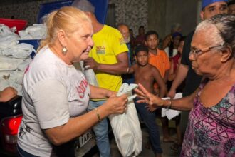 Trabalho silencioso de Selma França ganha força em Aracaju e já soma 3 toneladas de alimentos distribuídos
