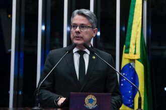 Senador aponta atuação de ministros do STF contra indicação de Jorge Messias