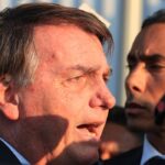 Bolsonaro tem alta hospitalar após passar por cirurgia no ombro