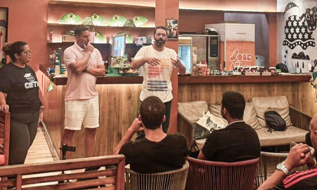 Curso forma guias turísticos nas favelas da Rocinha e Vidigal