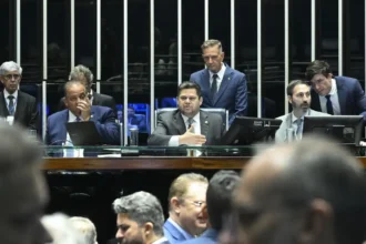 Dosimetria: Alcolumbre promulga lei que beneficia condenados pelo 8/1