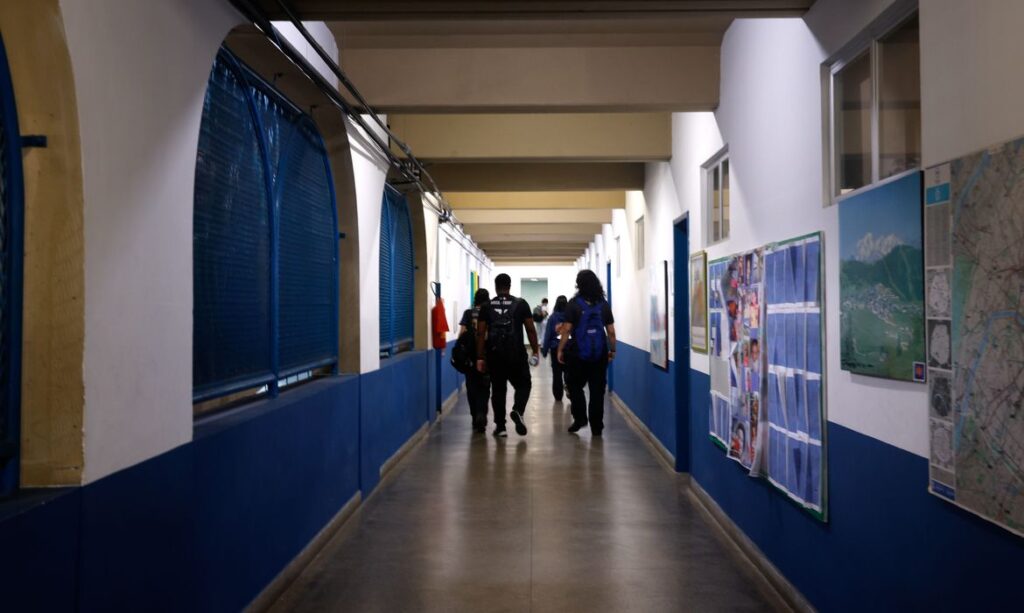 Enfrentamento à violência é desafio para 71,7% dos gestores de escolas