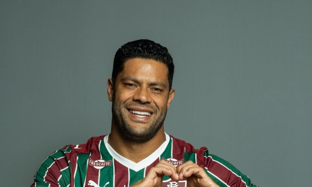 Fluminense anuncia a contratação do atacante Hulk