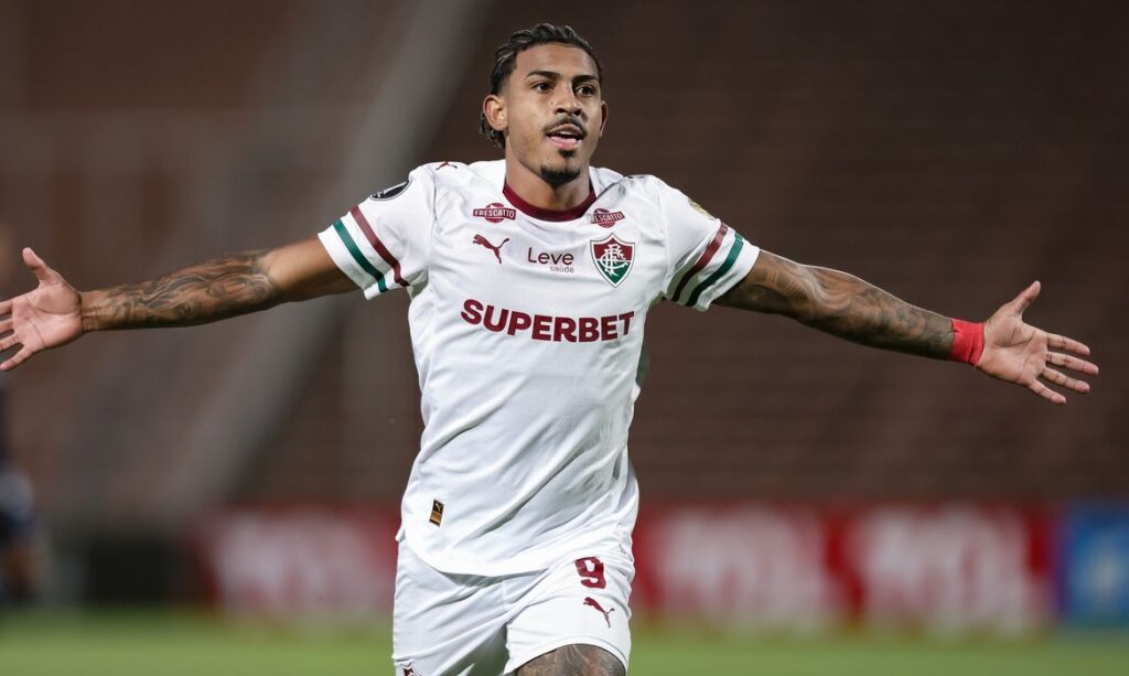 Fluminense arranca empate na Argentina e continua vivo na Libertadores