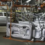 Indústria nacional varia 0,1% em março e acumula alta de 3,1% em 2026