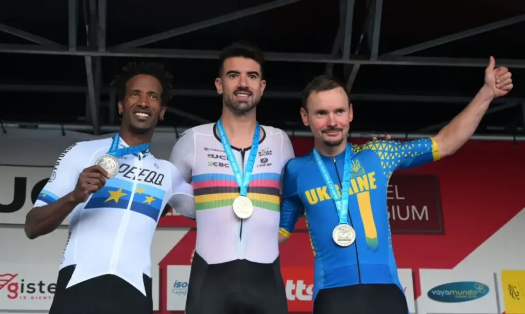 Lauro Chaman é ouro em etapa a Copa do Mundo de ciclismo de estrada