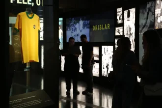 Museu do Futebol lança exposição sobre camisas da seleção brasileira
