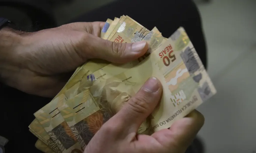 Poupança tem retirada líquida de R$ 476,4 milhões em abril