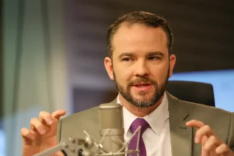 Produtividade permite reduzir jornada sem cortar salário, diz Durigan