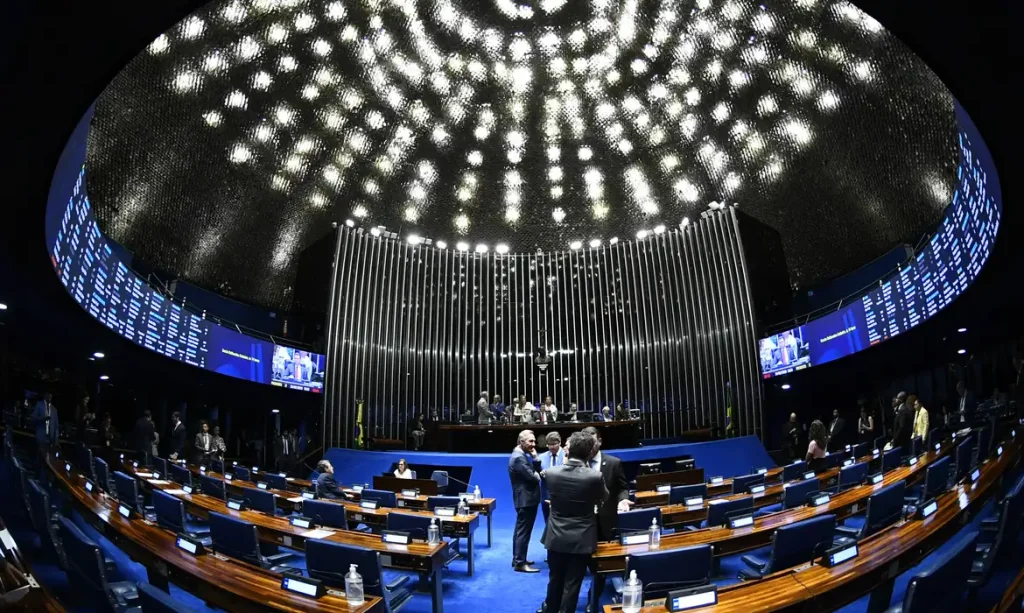 Senado aprova projeto de incentivo ao primeiro emprego para jovens