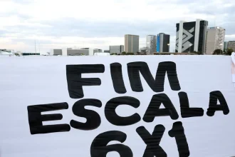 Vereadores fazem “protocolaço” de projetos pelo fim da escala 6×1