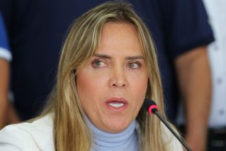 Governadora do DF recebe alta após apresentar quadro de pneumotórax