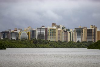 Previsão do tempo aponta semana de céu parcialmente nublado e chuvas fracas